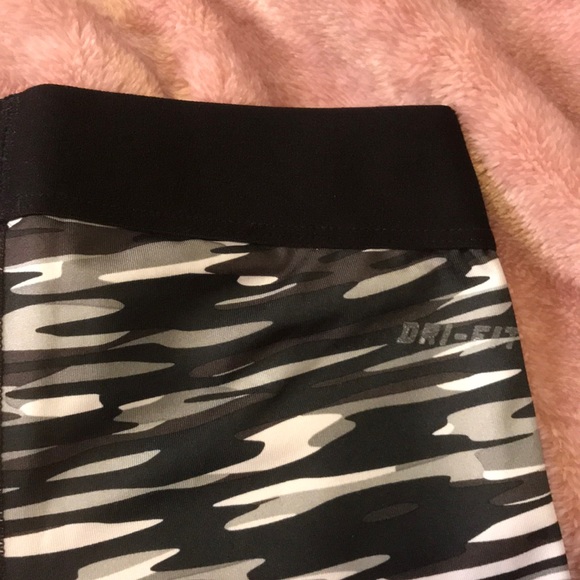 nike pro haze compression capris - Picture 8 of 8